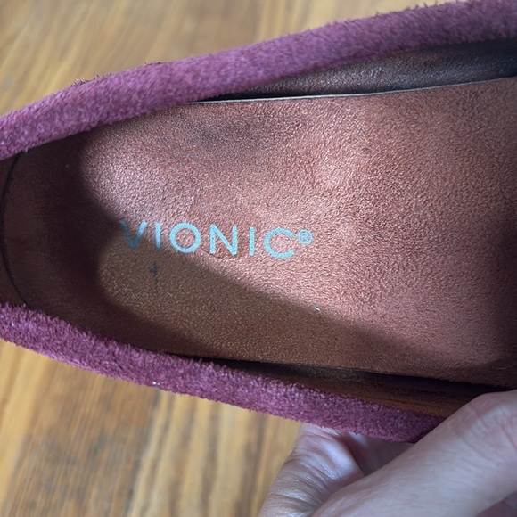 Vionic Dayna Moccasin Loafer Horsebit Snake Suede Burgundy size 8 - Picture 4 of 10